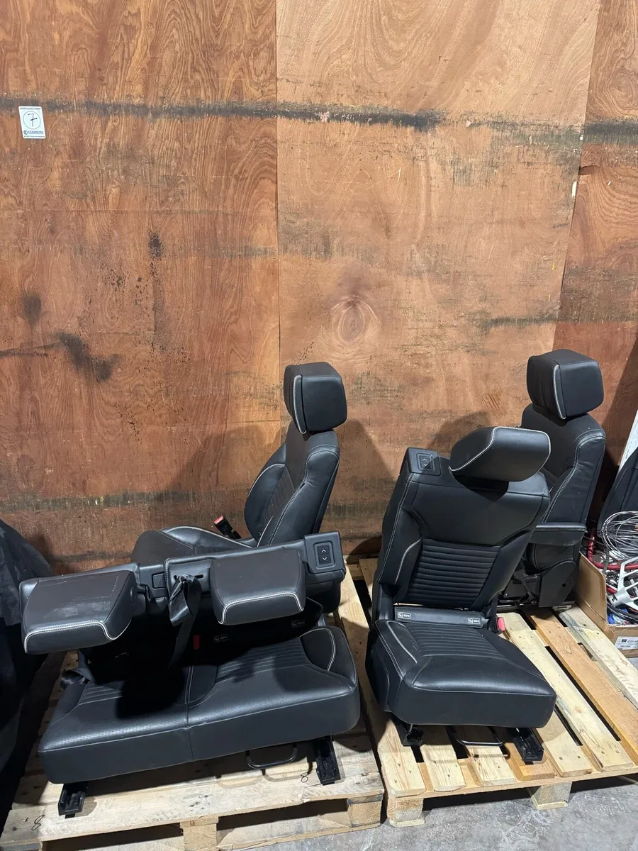 Discovery 5 rear crew cab seats - Image 2