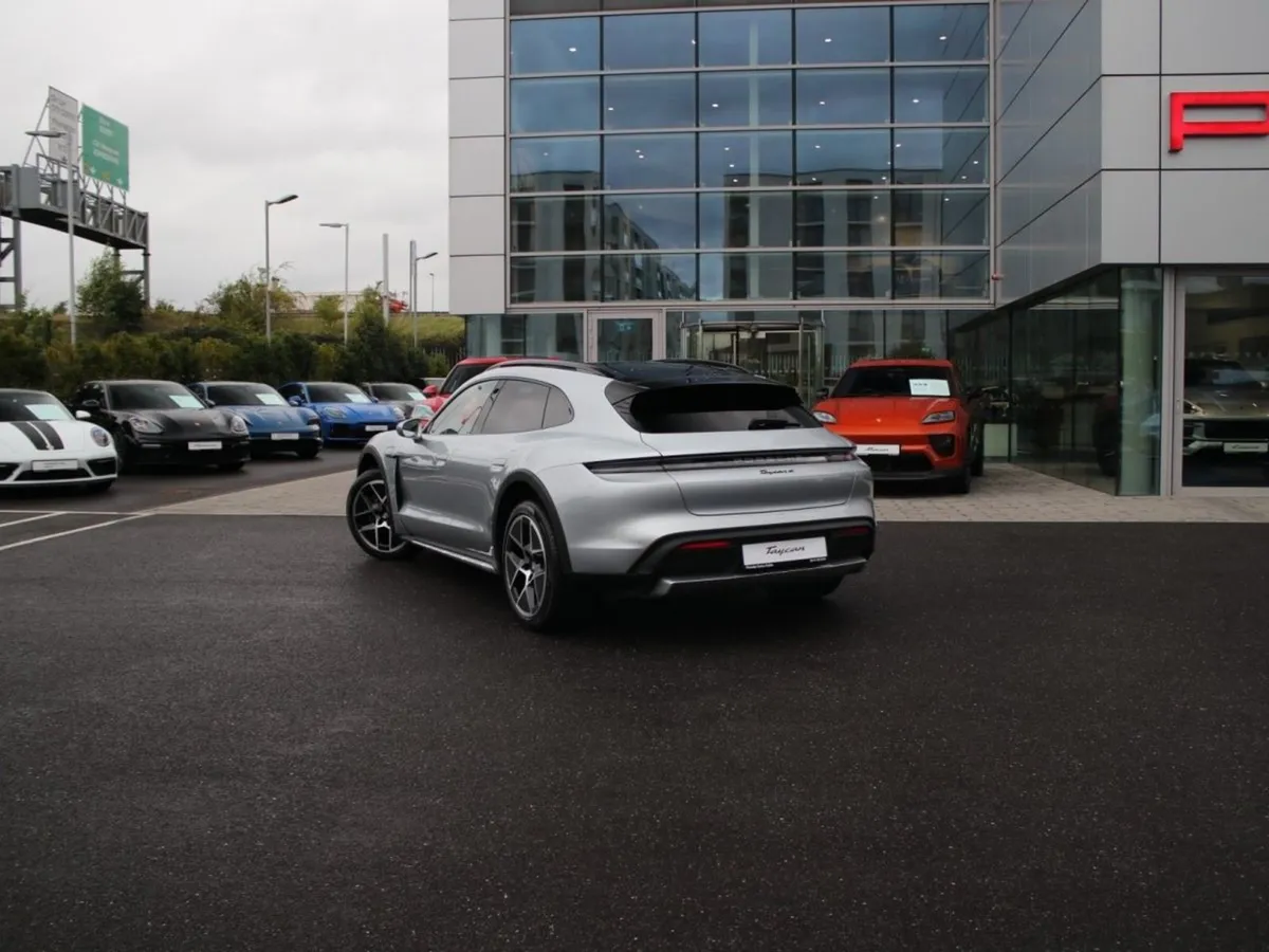 Porsche Taycan 4 Cross Turismo - Image 3