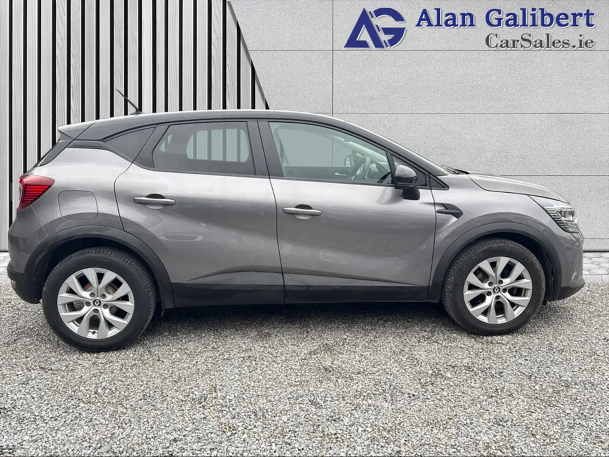 Renault Captur 1.0 TCE NEW MODEL ICONIC EDITION - Image 3