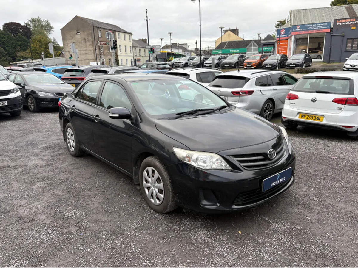 Toyota Corolla 1.4 D-4D TERRA MC 4DR - Image 1