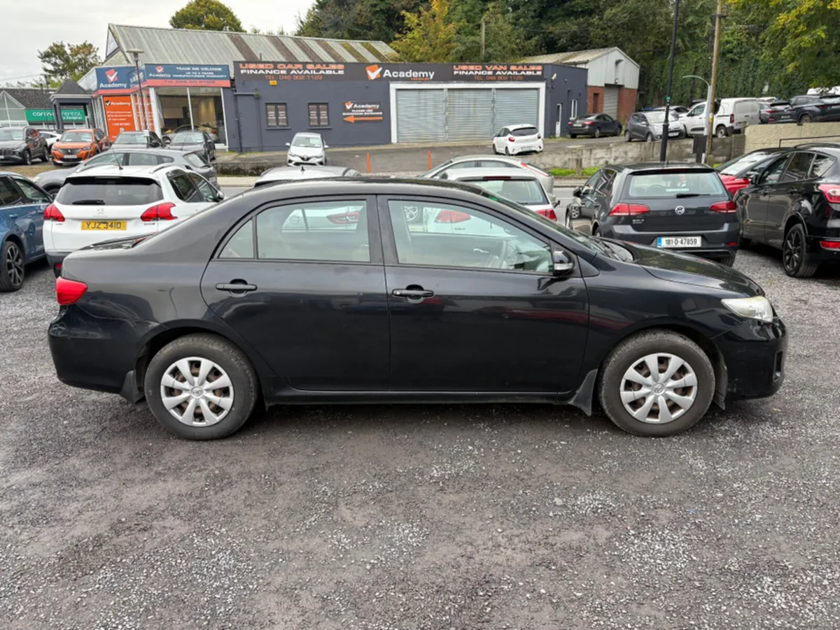 Toyota Corolla 1.4 D-4D TERRA MC 4DR - Image 3
