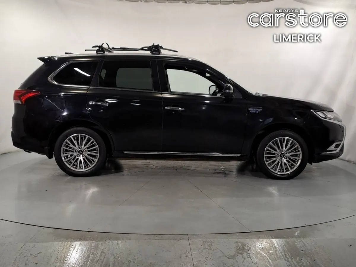 Mitsubishi Outlander 2.4l Plug-in EV Instyle 5 Se - Image 2