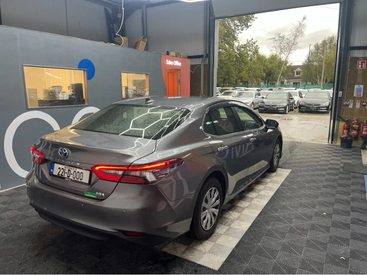 Toyota Camry 2022 TOYOTA CAMRY 2.5 HYBRID / 47K KM - Image 2