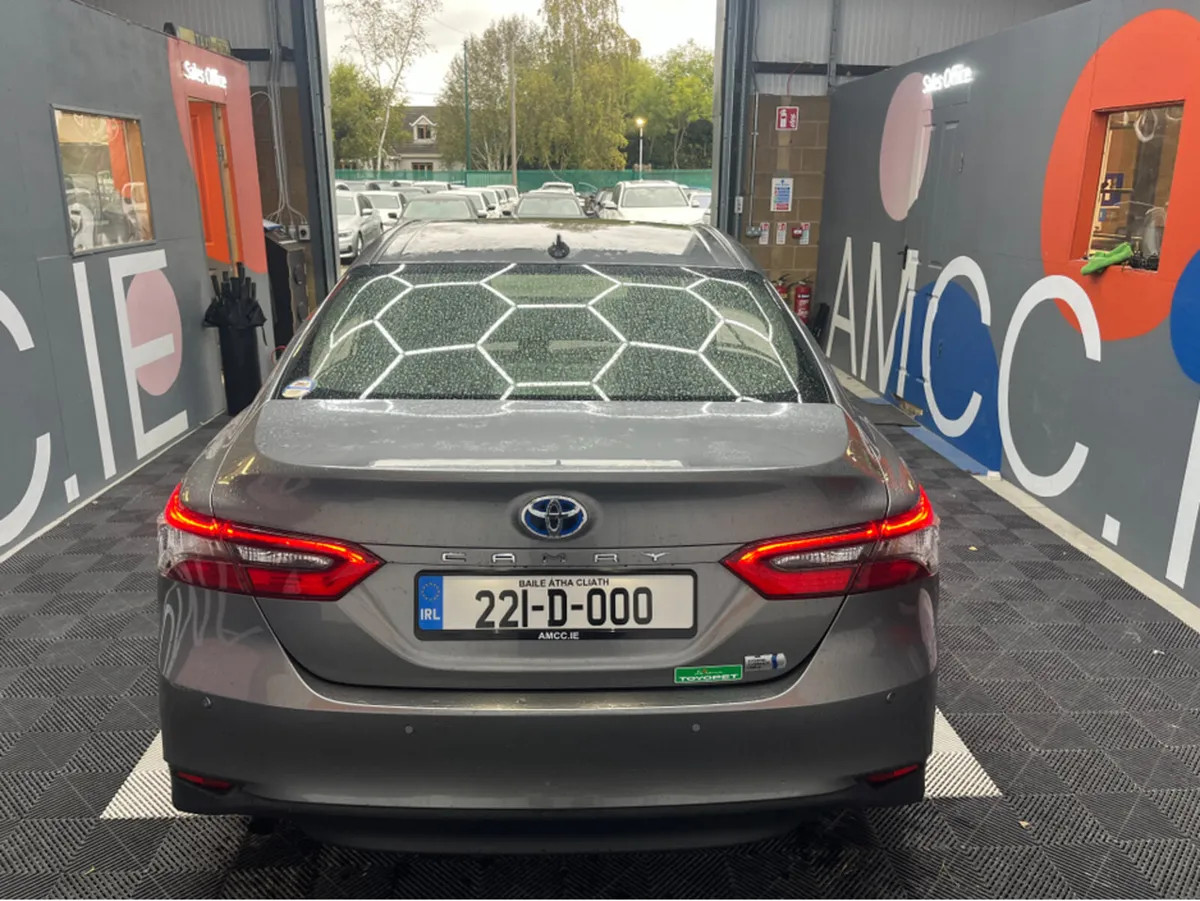 Toyota Camry 2022 TOYOTA CAMRY 2.5 HYBRID / 47K KM - Image 3