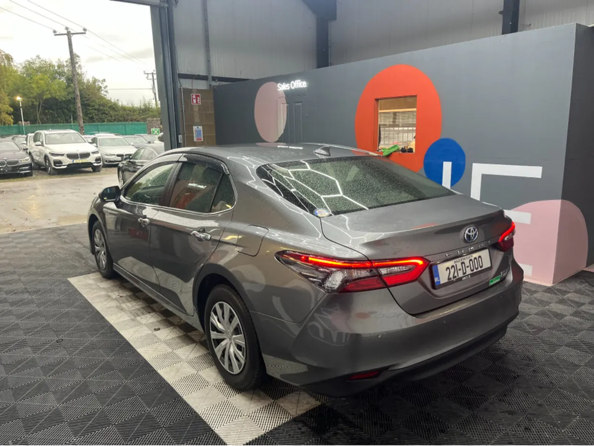 Toyota Camry 2022 TOYOTA CAMRY 2.5 HYBRID / 47K KM - Image 4