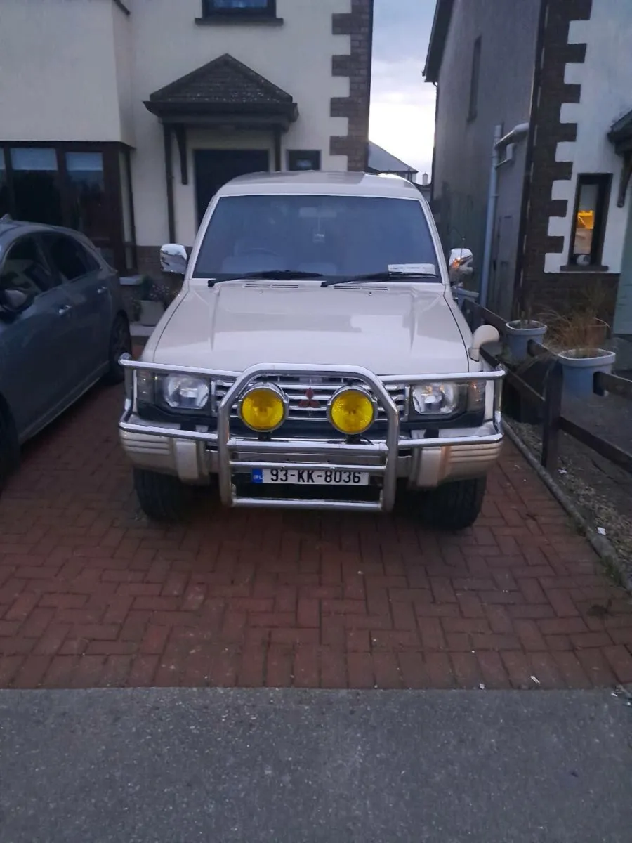 1993 2.5 Mitsubishi Pajero - Image 2