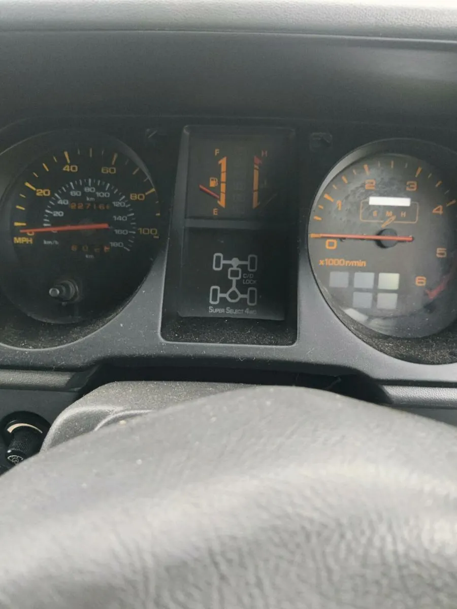 1993 2.5 Mitsubishi Pajero - Image 3