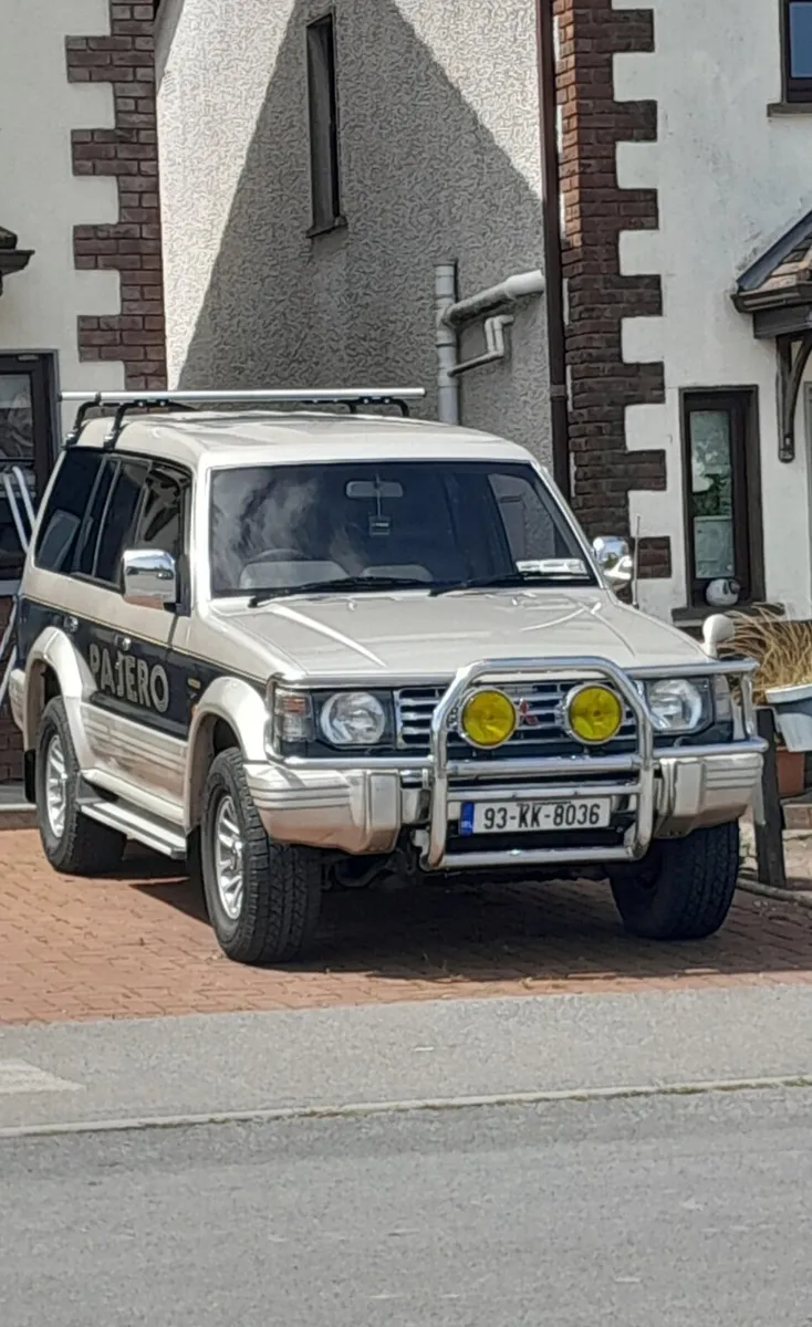 1993 2.5 Mitsubishi Pajero - Image 1