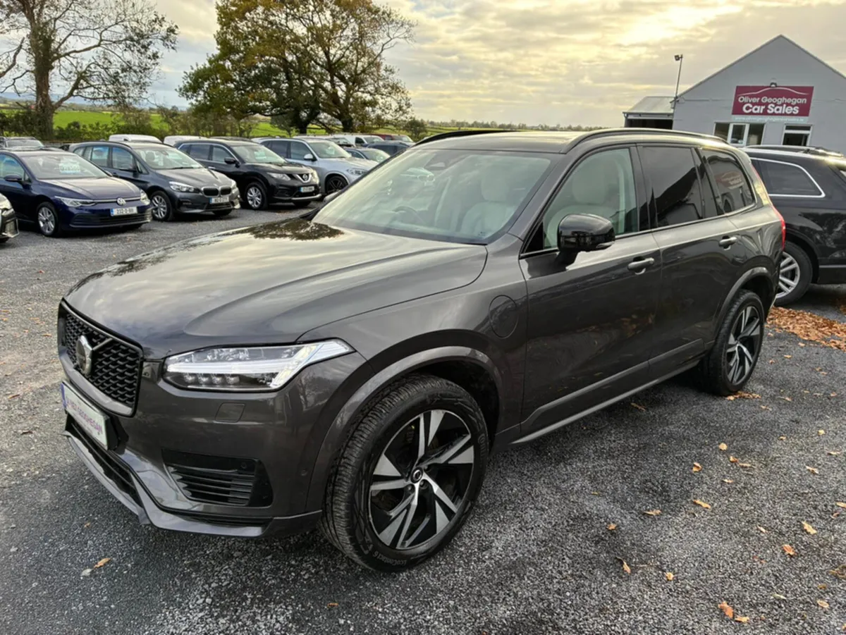 Volvo XC90 T8 PHEV PLUS (DARK THEME) AWD  AUTO 455 - Image 4