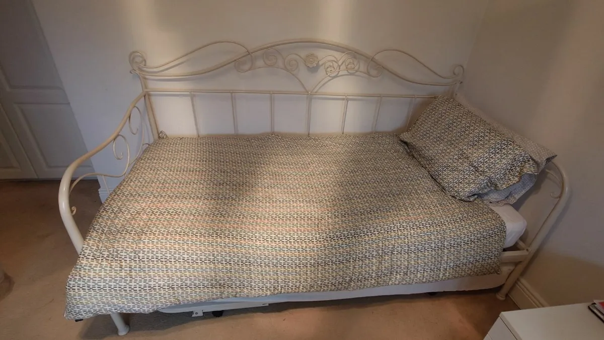 Laura Ashley Alice Day Bed (Single, Twin, Double) - Image 1
