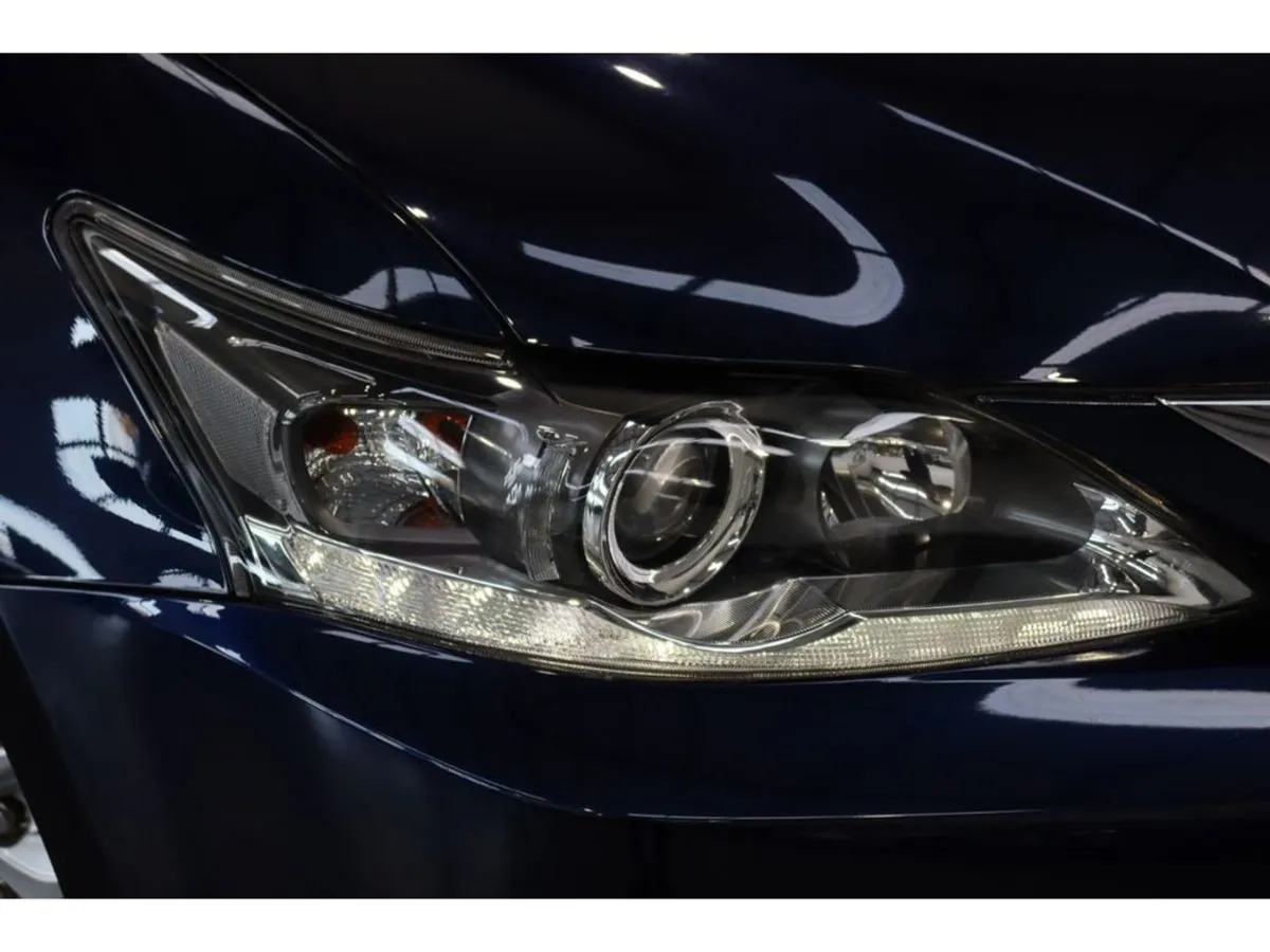 Lexus CT 200H 1.8 SE Plus 5DR Auto  49 - Image 4