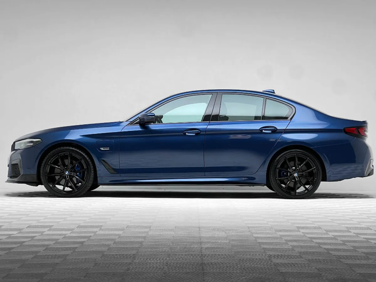 BMW 5-Series 530E M SPORT - Image 4
