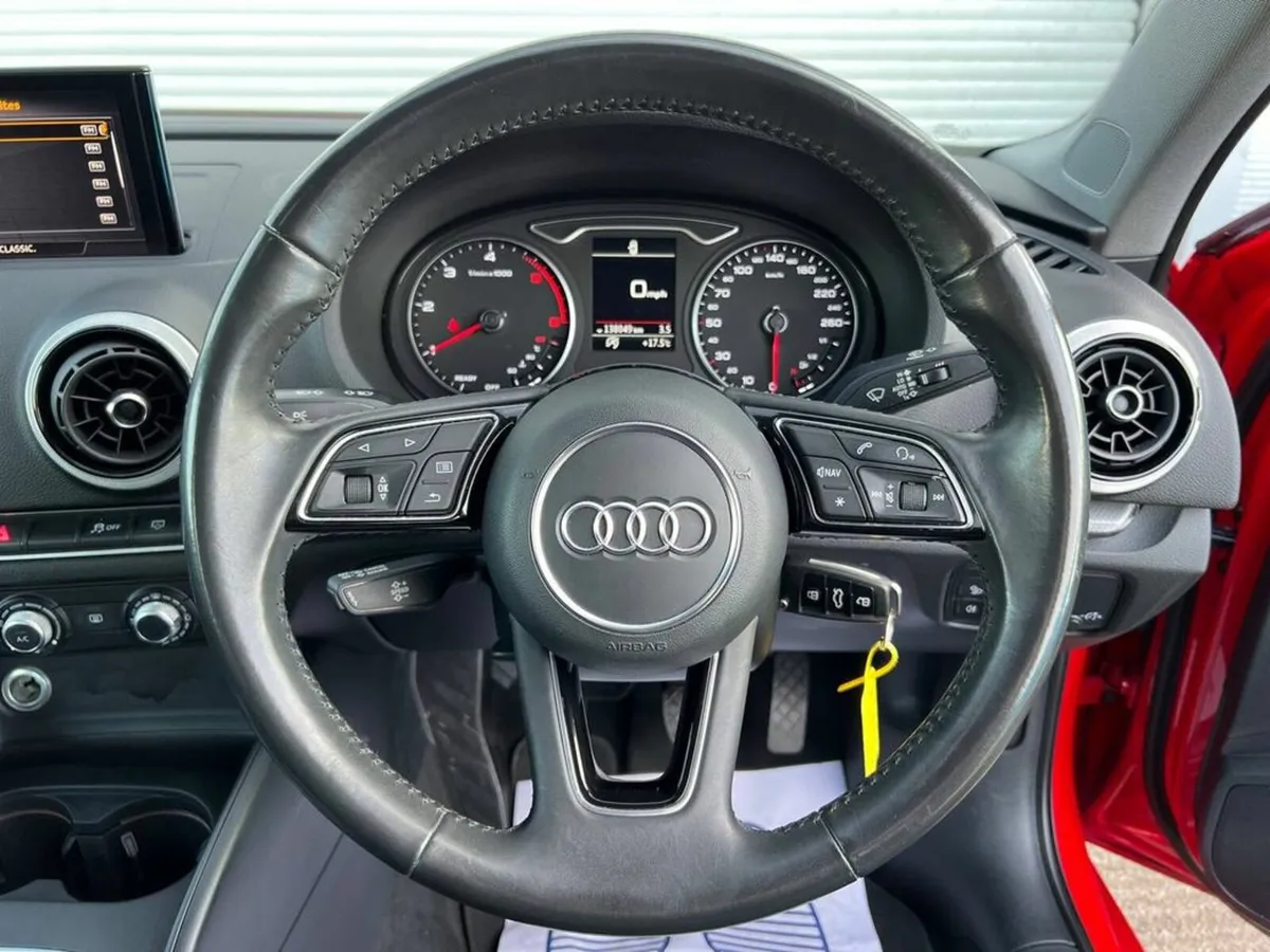 Audi A3 ULTRA 1.6 TDI // PARKING SENSORS // 18" DI - Image 4