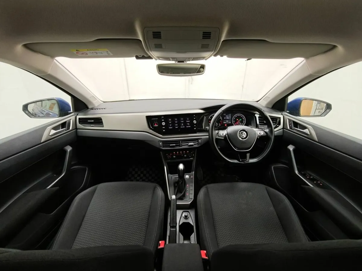 Volkswagen Polo 1.0 TSI Automatic, Reversing camer - Image 2