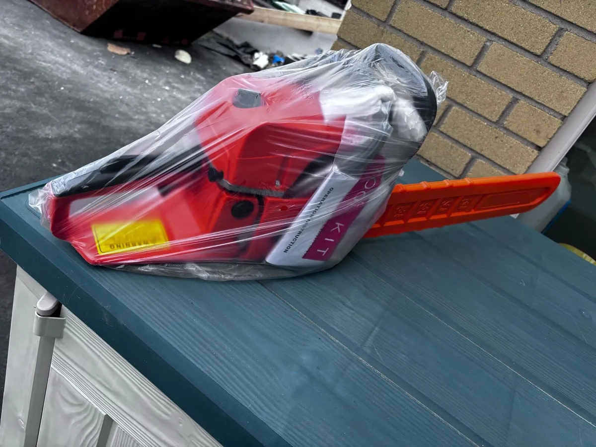 Brand new Chainsaw - Image 1