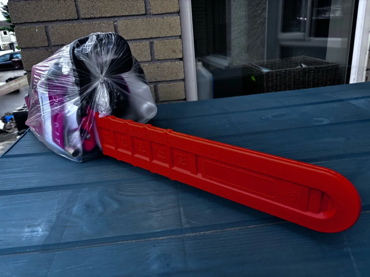 Brand new Chainsaw - Image 2