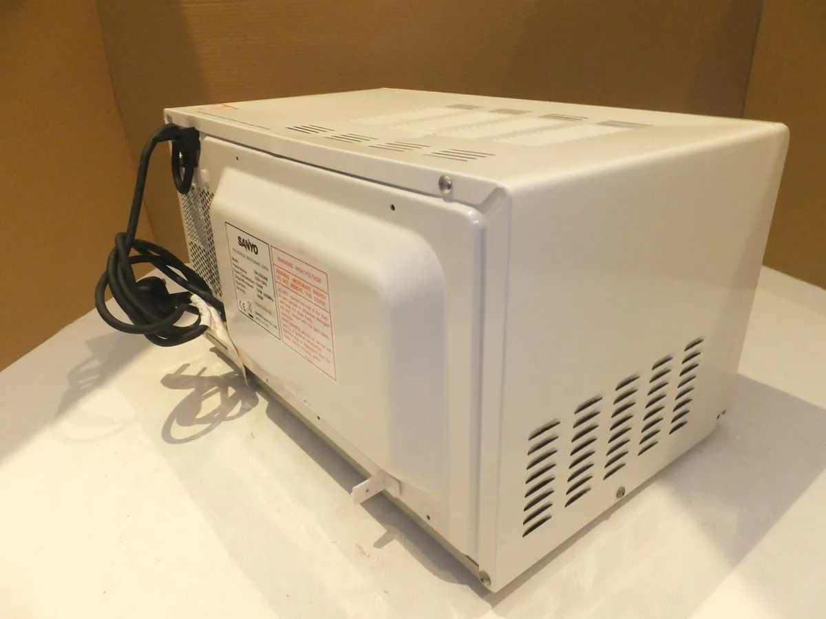 Sanyo Microwave. - Image 4