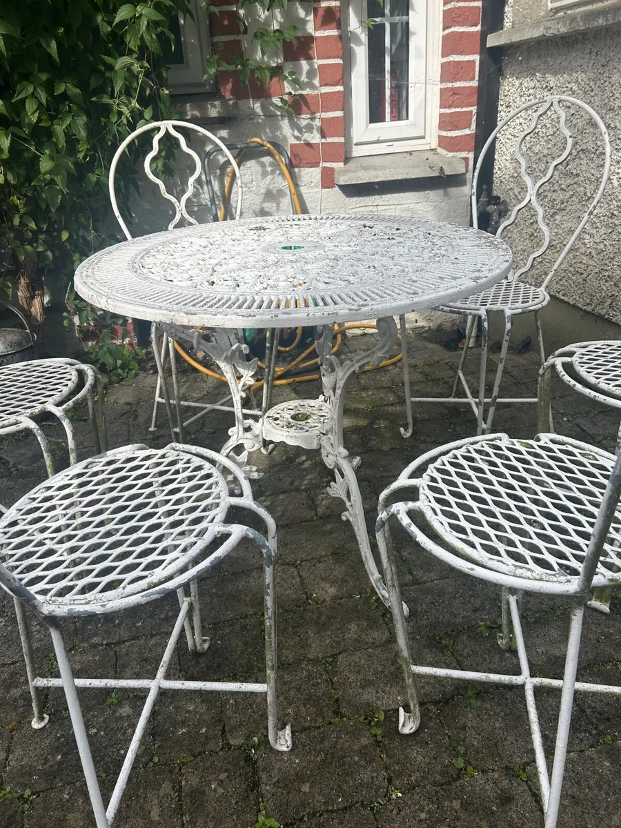 Garden Furniture - Image 1