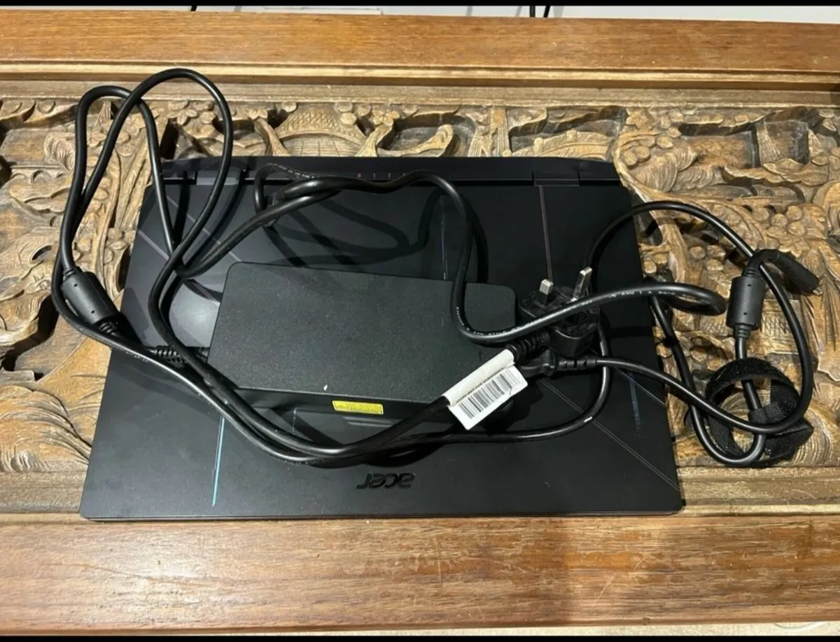 Laptop - Image 3