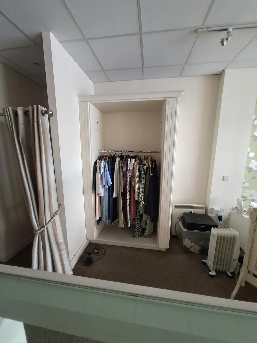 Shop fittings - Image 2