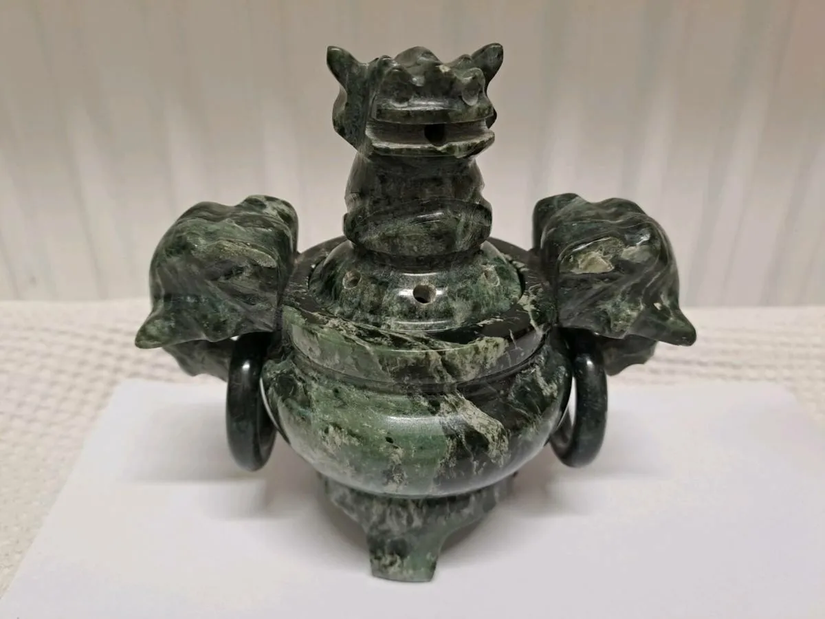 Hand-carved jade incense burner - Image 2