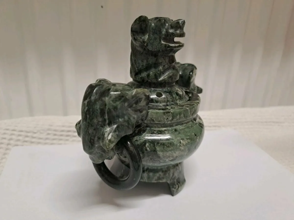 Hand-carved jade incense burner - Image 3