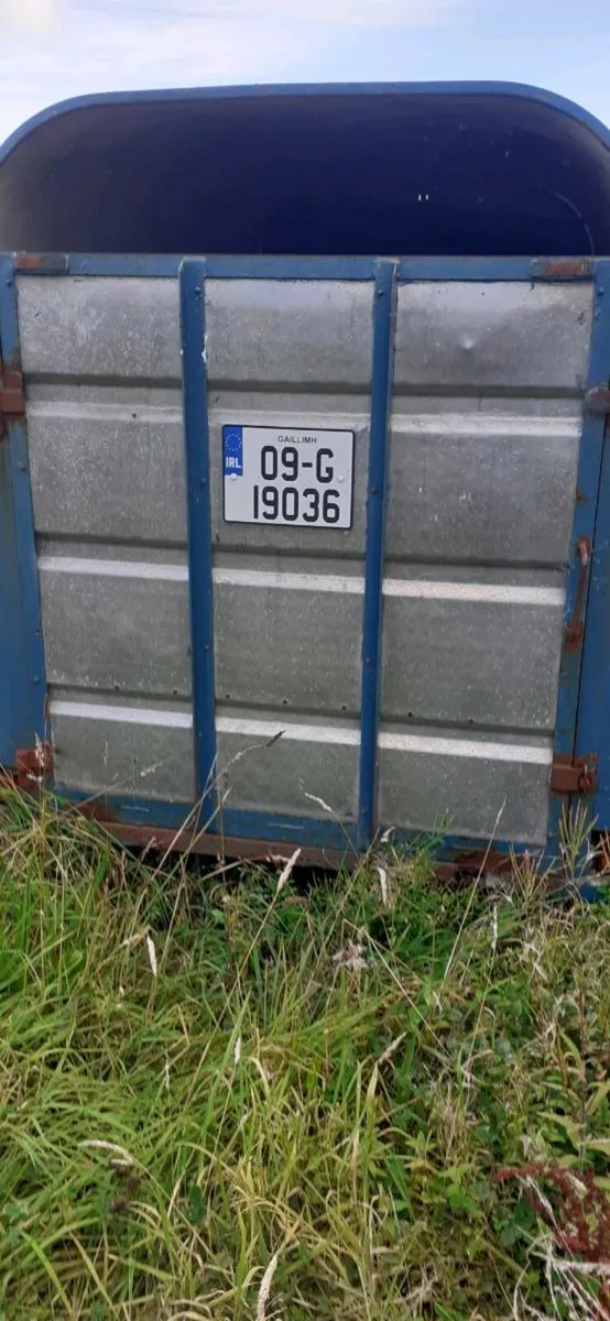 Trailer - Image 1