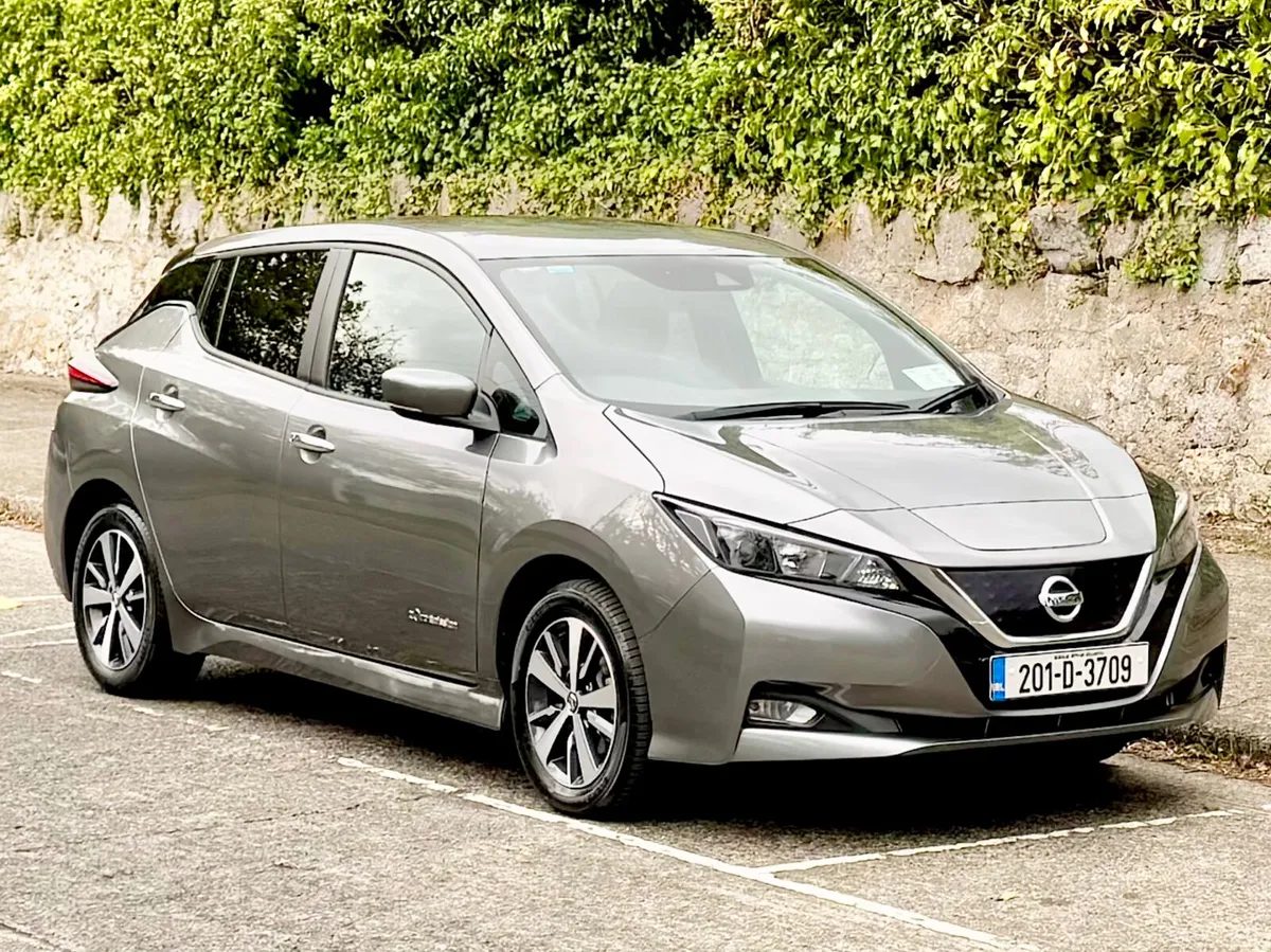 Nissan Leaf 2020!! 40KW EV SV!!ONLY 12K KM ! - Image 2
