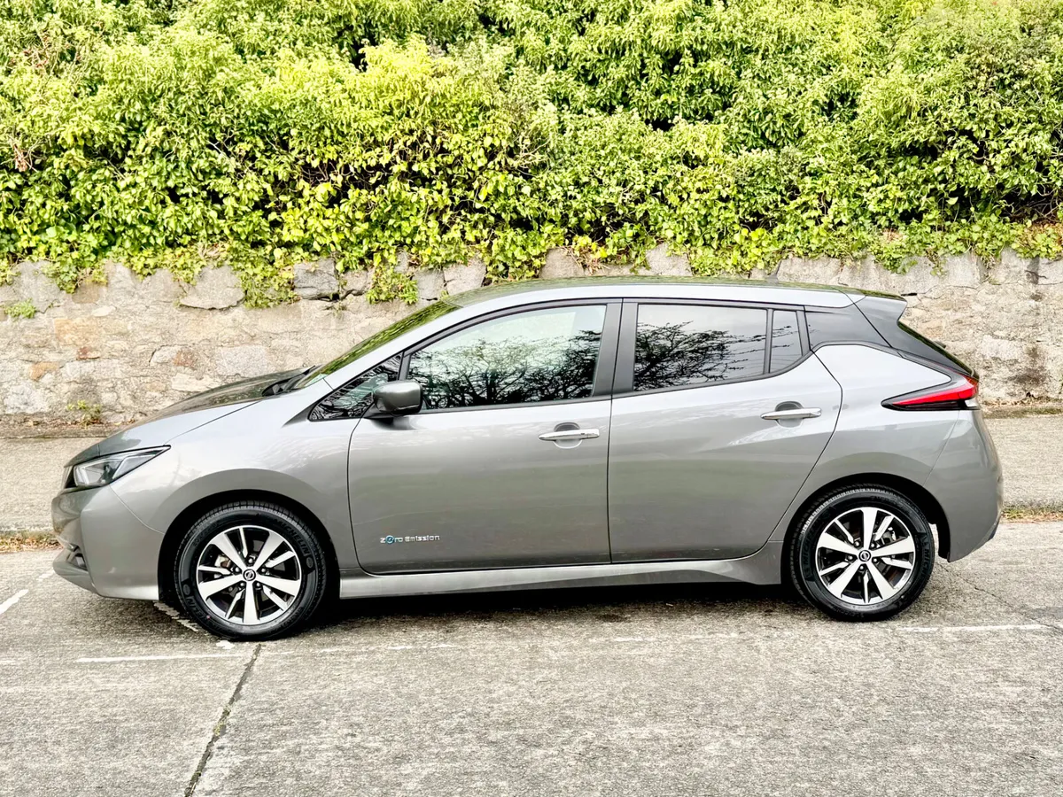 Nissan Leaf 2020!! 40KW EV SV!!ONLY 12K KM ! - Image 4