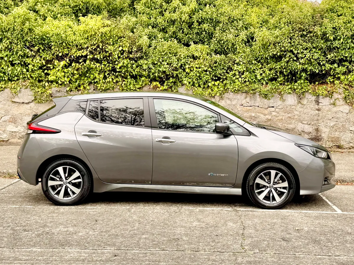 Nissan Leaf 2020!! 40KW EV SV!!ONLY 12K KM ! - Image 3