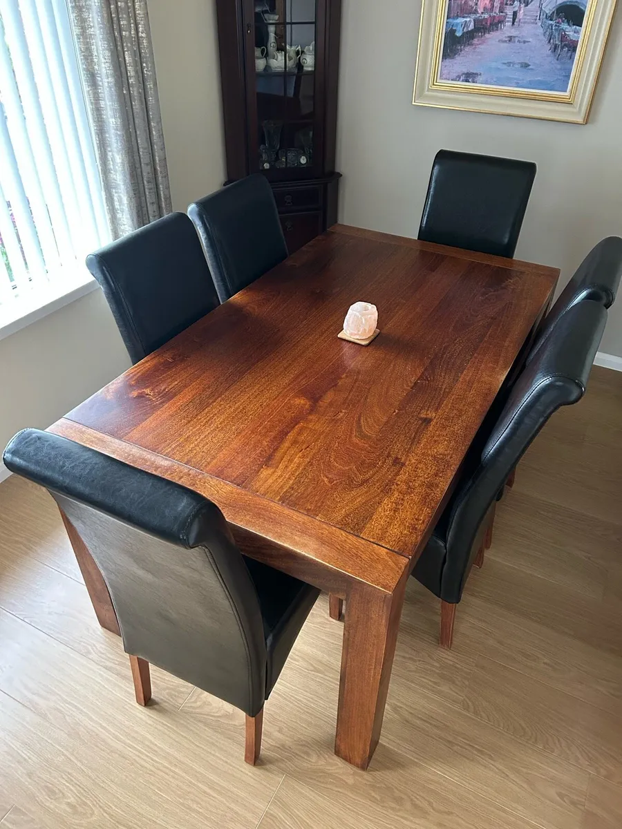 Dining table & 6 chairs - Image 1