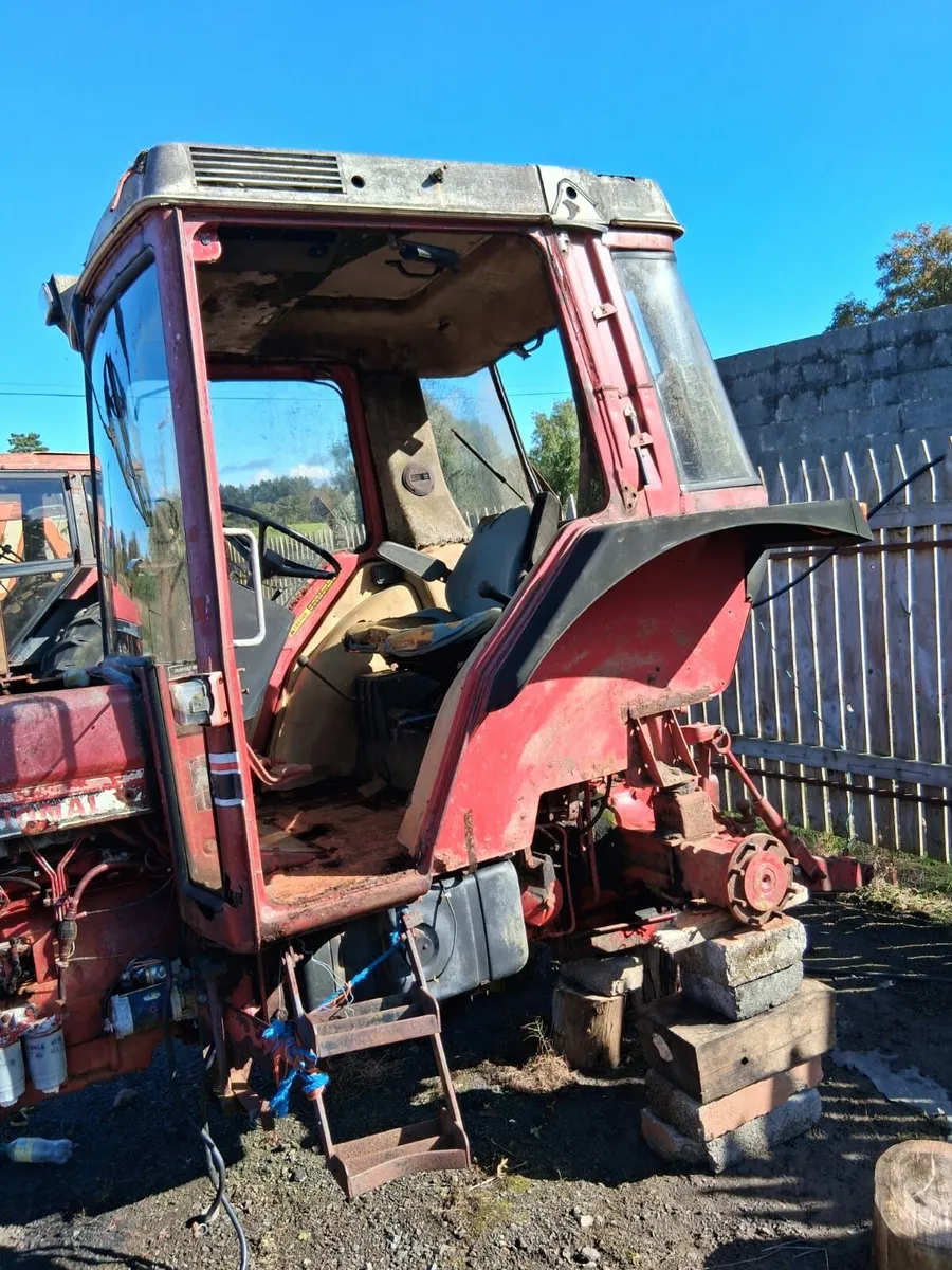 International 885xl Cab - Image 3