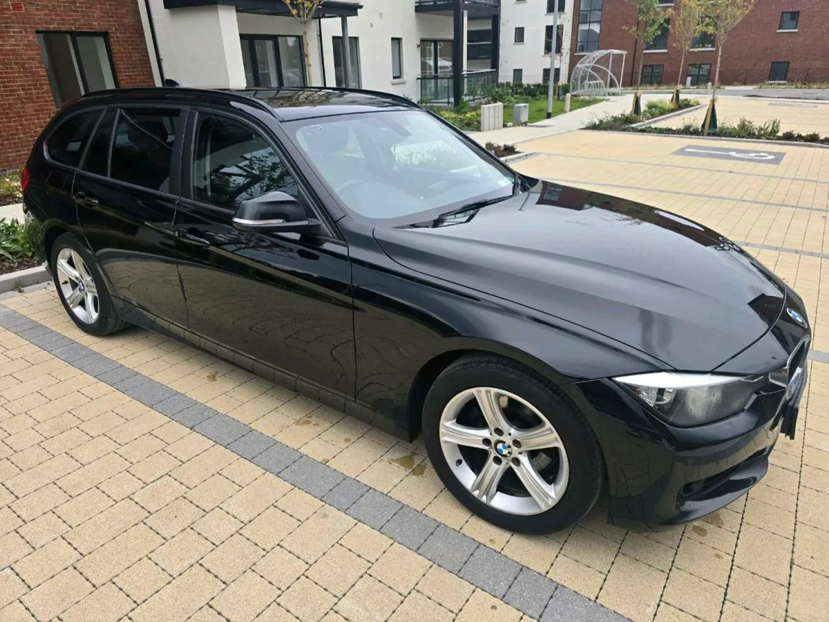 BMW 318D ESTATE AUTO / HUGE SPEC!! - Image 1