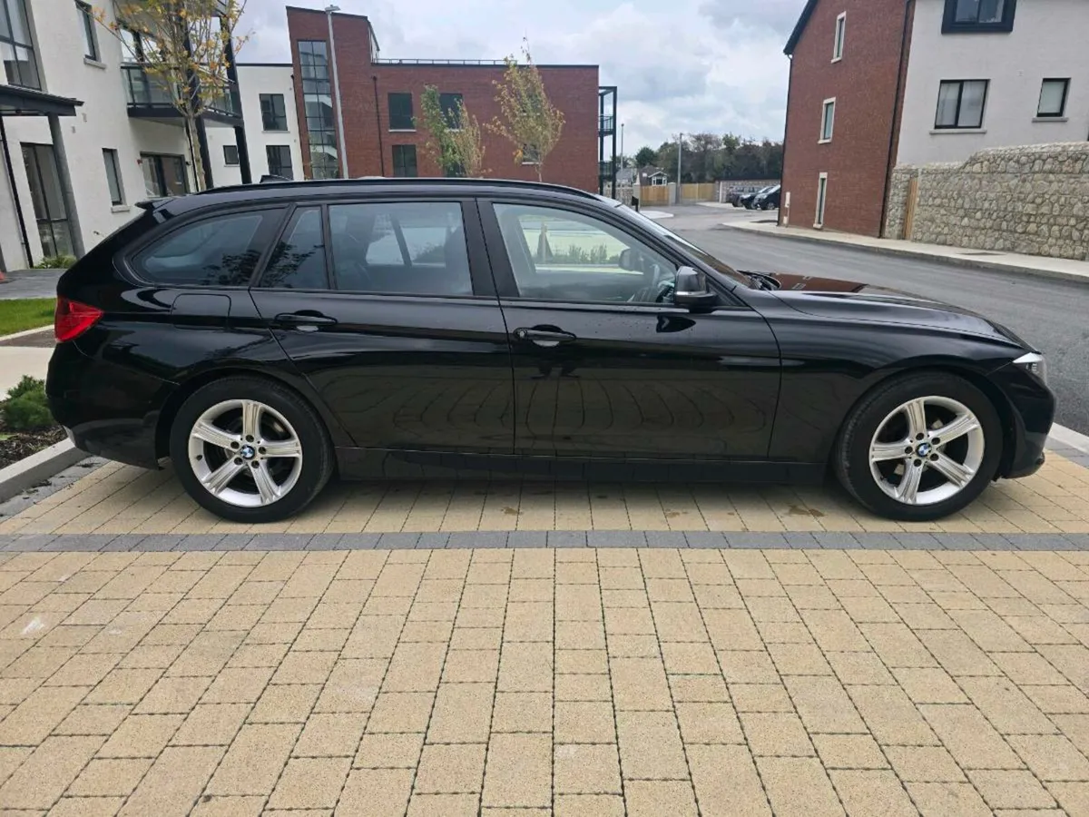 BMW 318D ESTATE AUTO / HUGE SPEC!! - Image 2