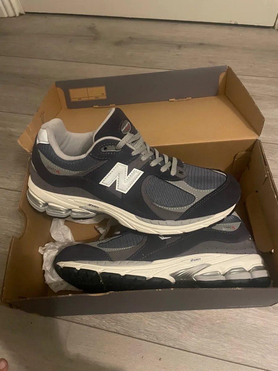 New Balance 2002r - Image 2