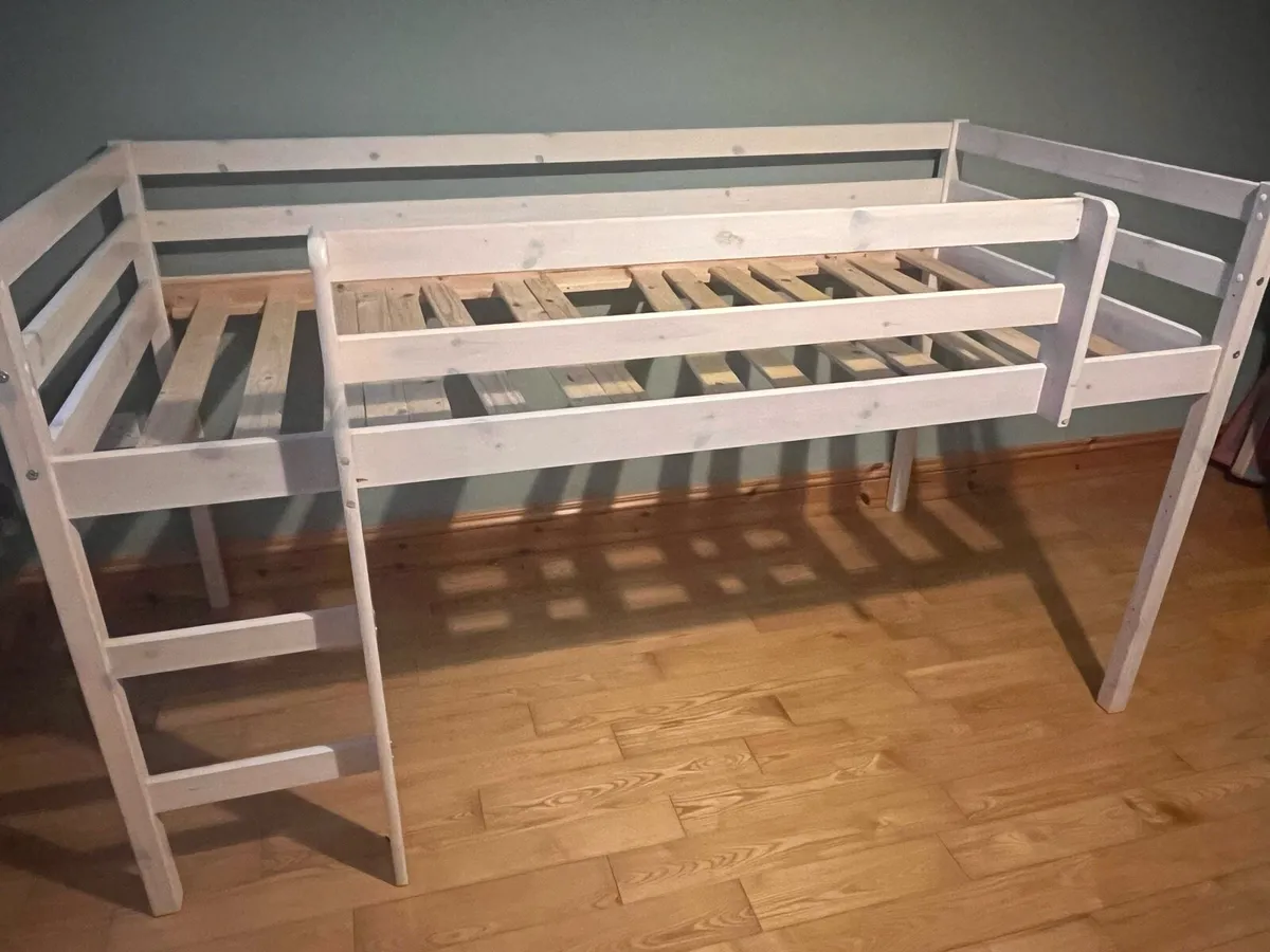 Mid Sleeper Childs bed - Image 2