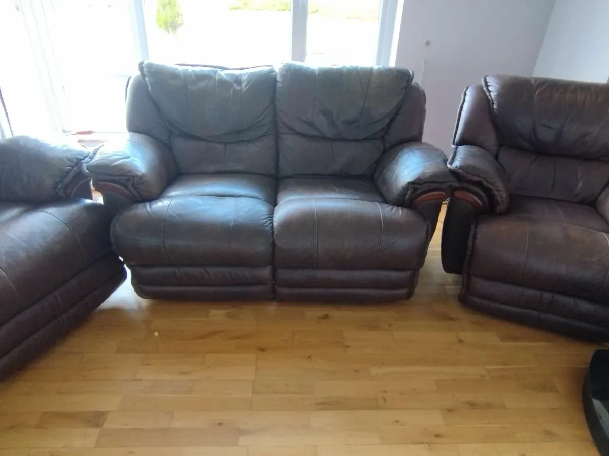 2-1-1 Leather Electric Reclining Suite - Image 1