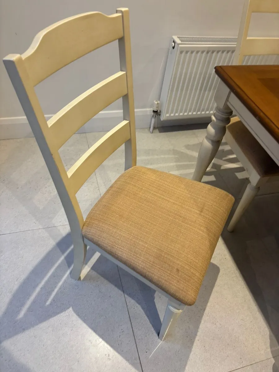 Kitchen table and chairs - Image 4