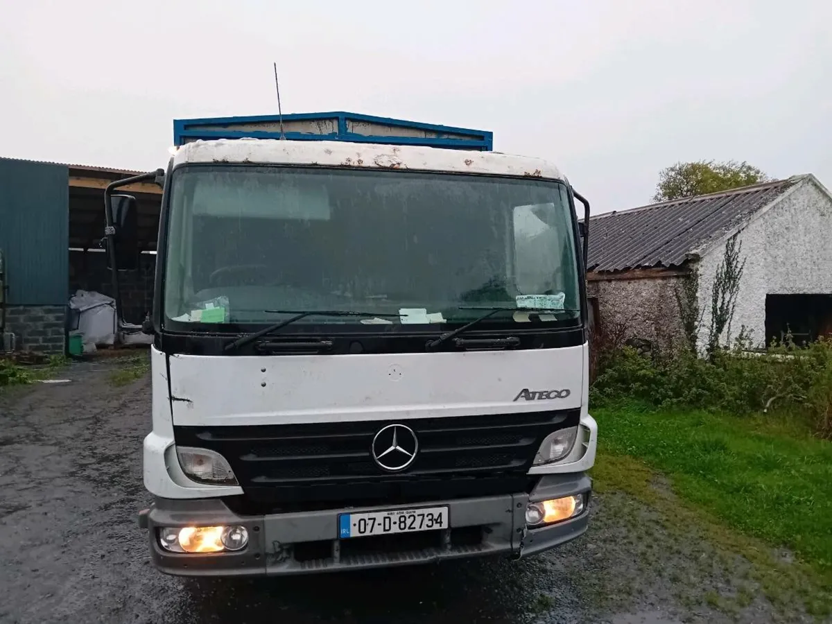 Mercedes 818 lorry - Image 4