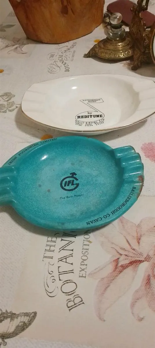 Arklow ash tray and. Enamel ash tray - Image 1