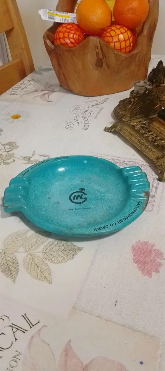 Arklow ash tray and. Enamel ash tray - Image 4