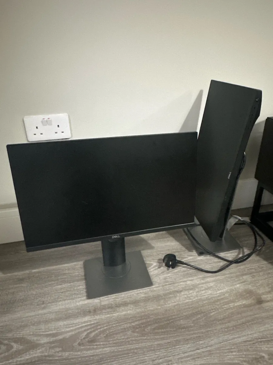 2 DELL monitors - Image 1