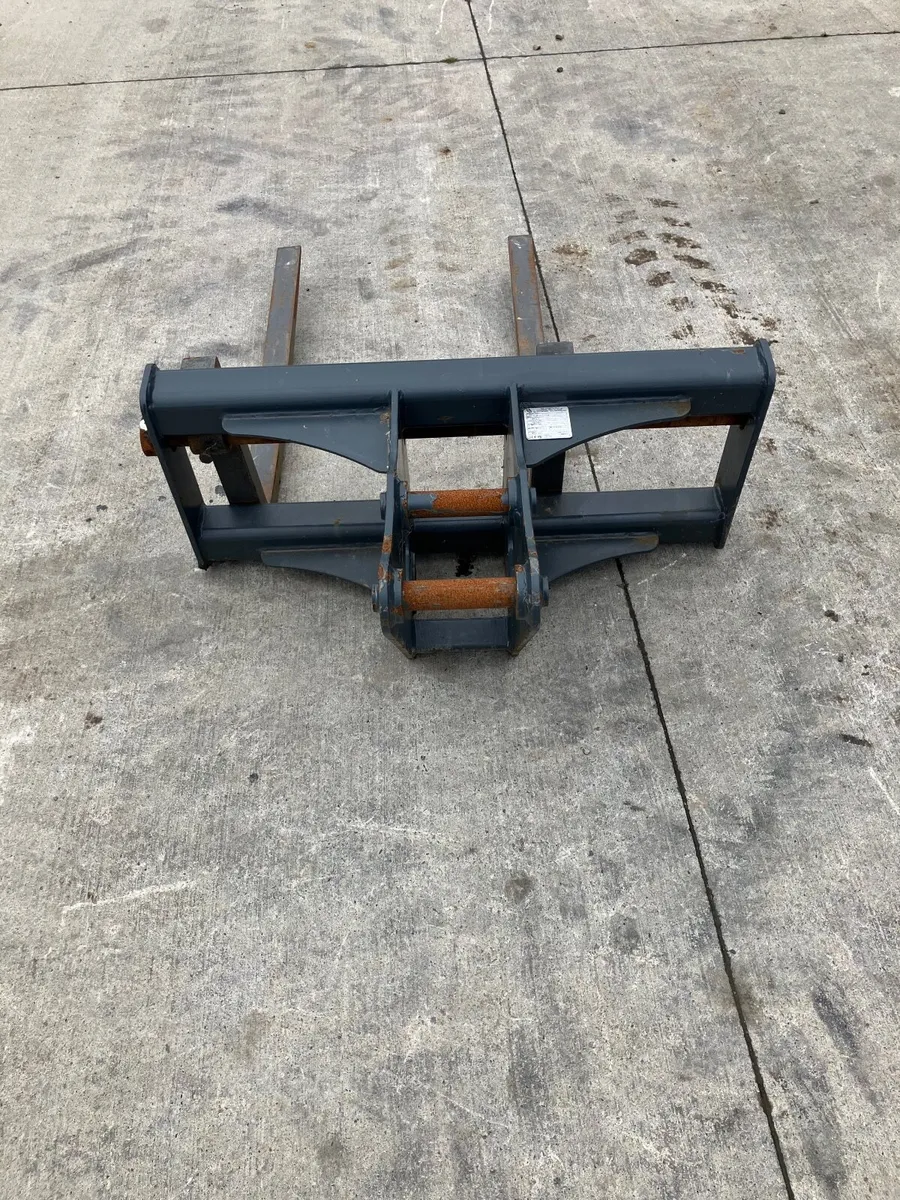 Mini digger  attachments - Image 1
