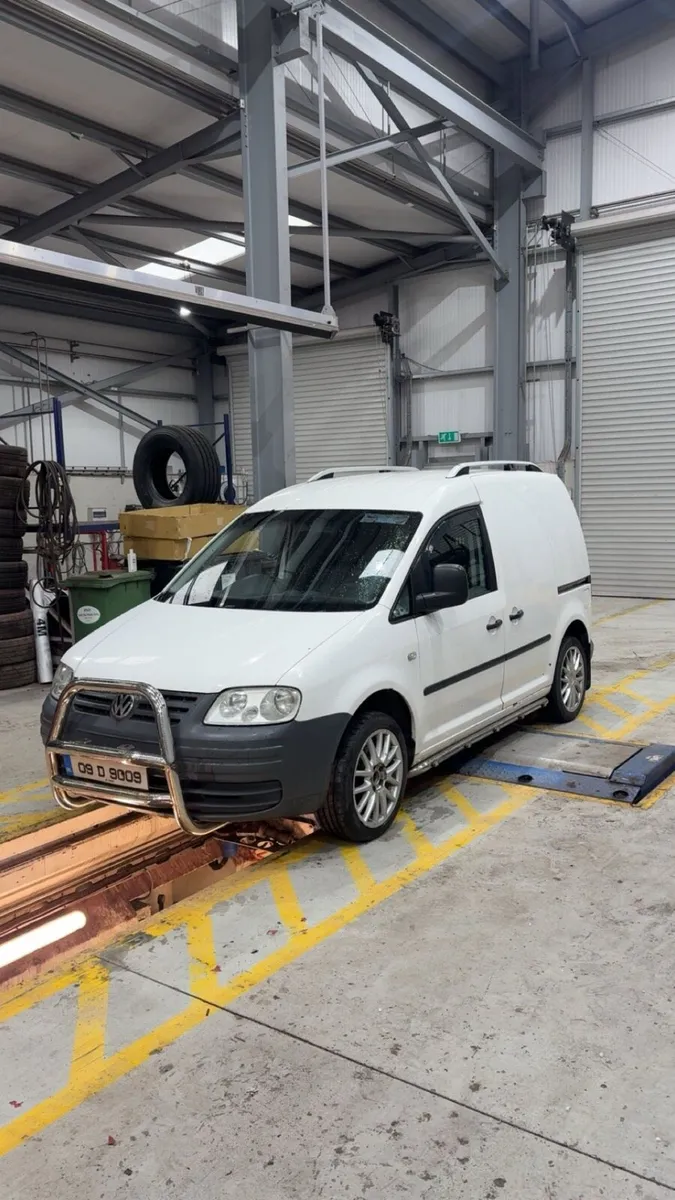 2009 Volkswagen Caddy •NEW CVRT• - Image 2