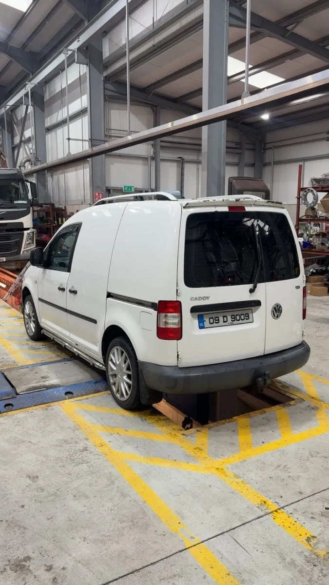 2009 Volkswagen Caddy •NEW CVRT• - Image 3