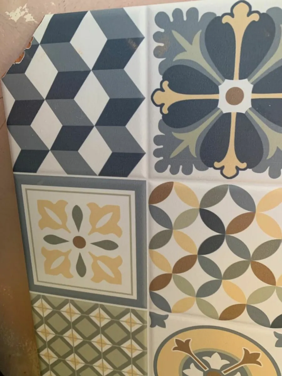 600mm x 200mm Wall tiles - Image 2