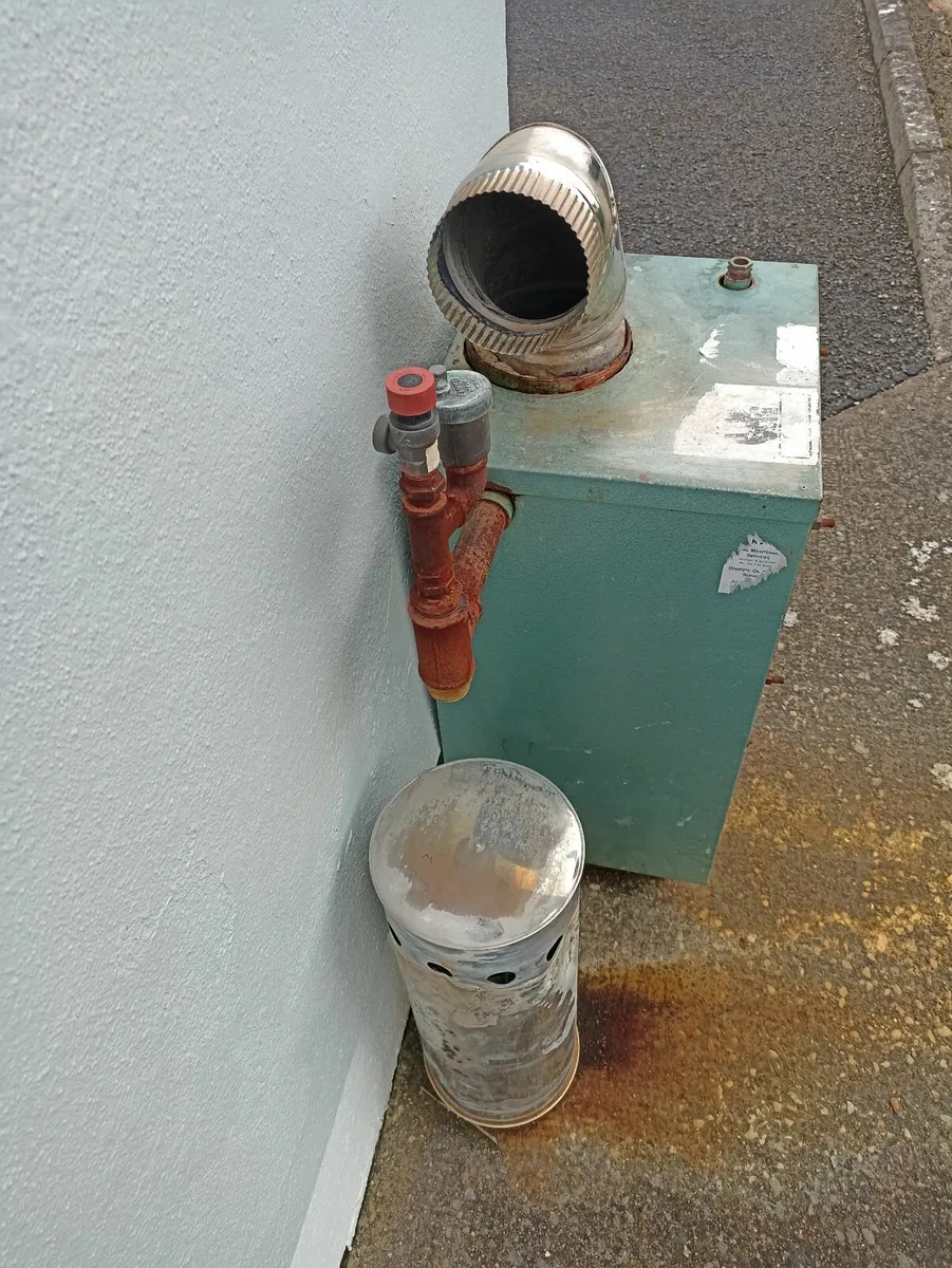 Used Oil boiler in perfect working order - Image 3
