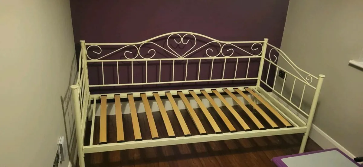 Day bed single - Image 2