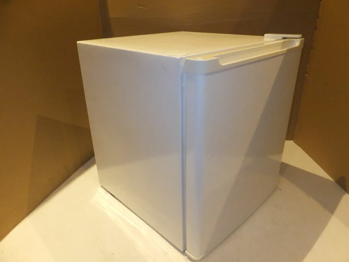 Mini fridge - Image 2
