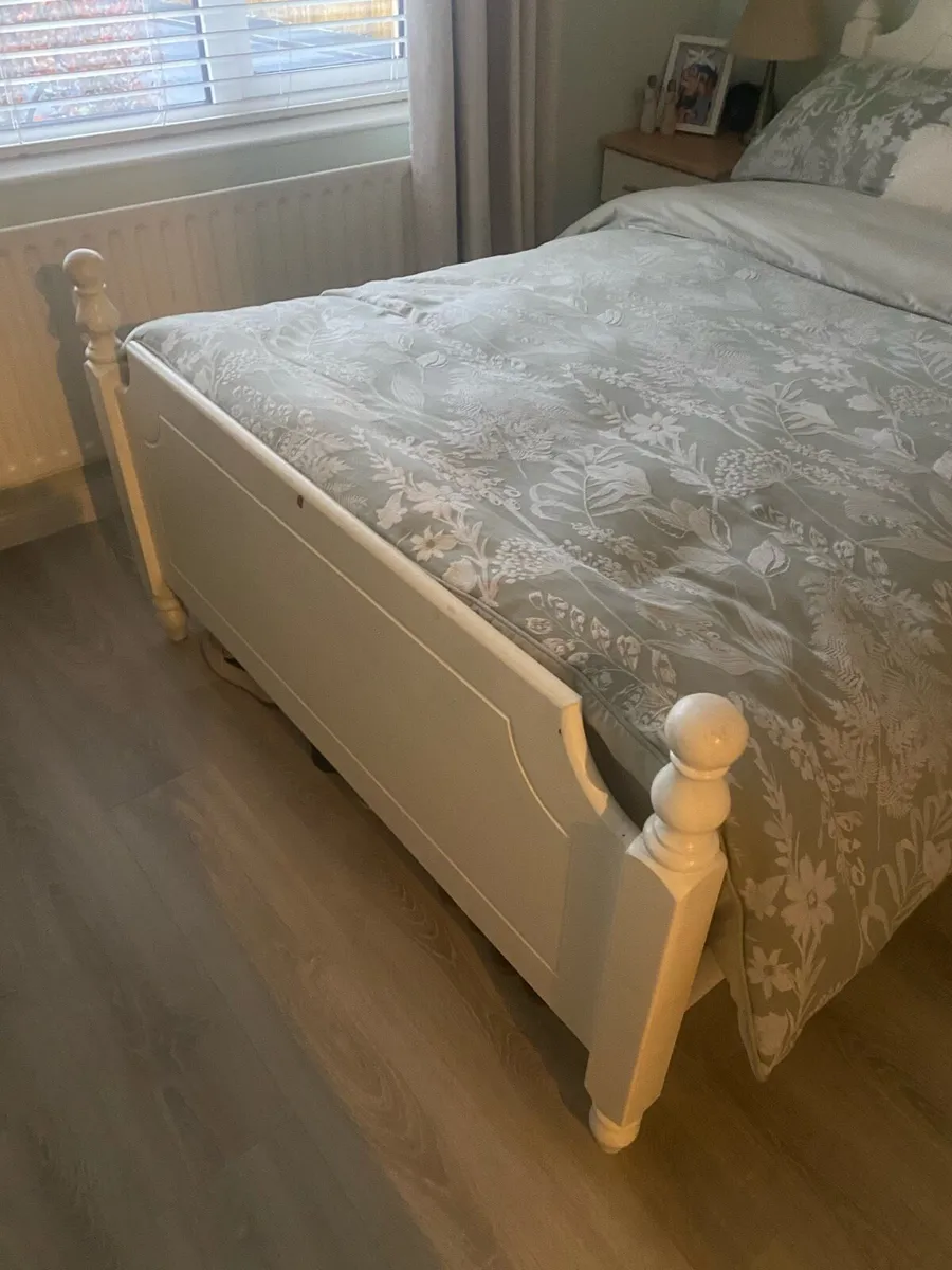 Bedroom furniture - Image 1